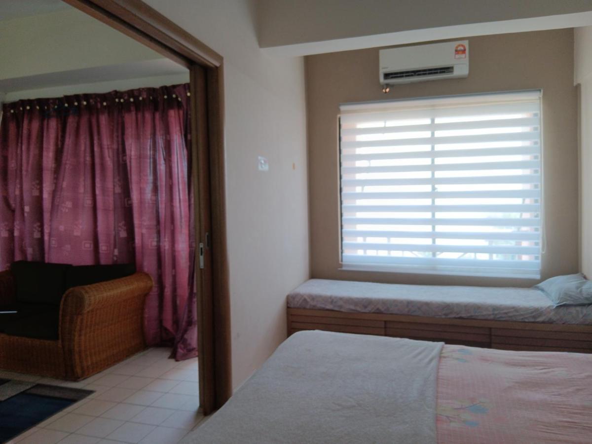 Ferienwohnung Adelia Beach View Paradise Lagoon Port Dickson Exterior foto